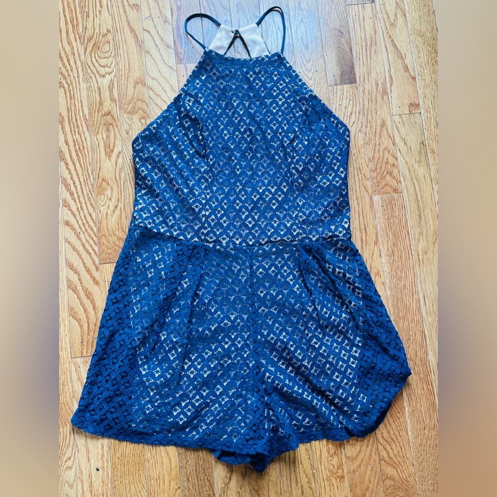 Women’s City Triangles Romper Size 15